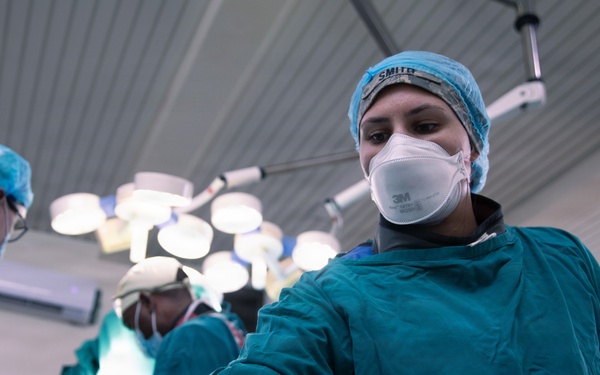 US, Tanzania medical professionals conduct orthopedic surgery during Justified Accord 26