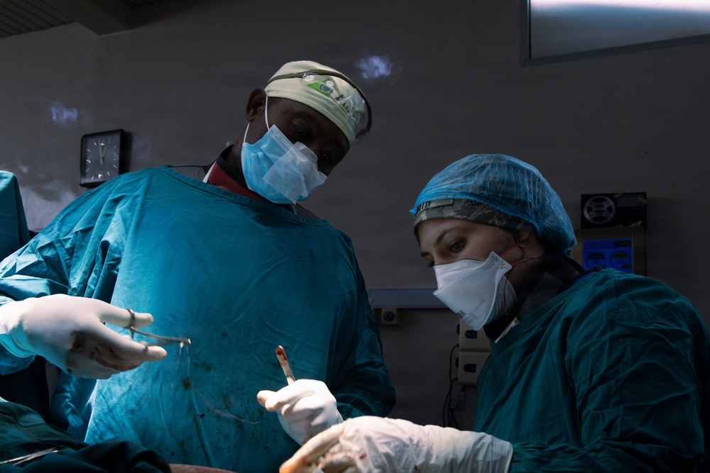 US, Tanzania medical professionals conduct orthopedic surgery during Justified Accord 26