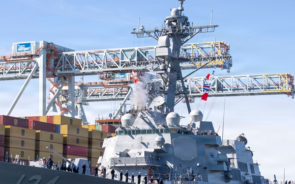 Pre-Commissioning Unit (PCU) Harvey C. Barnum Jr. (DDG 124) Arrives in Boston