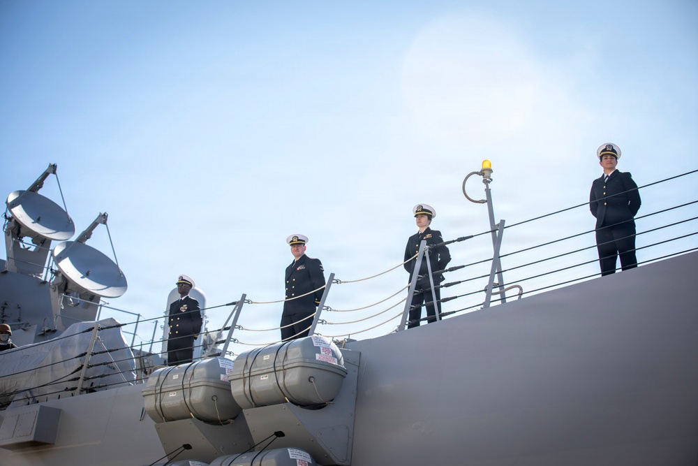 DDG 124 Arrives In Boston For Scheduled Port Call