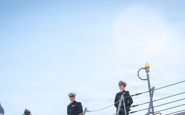 DDG 124 Arrives In Boston For Scheduled Port Call