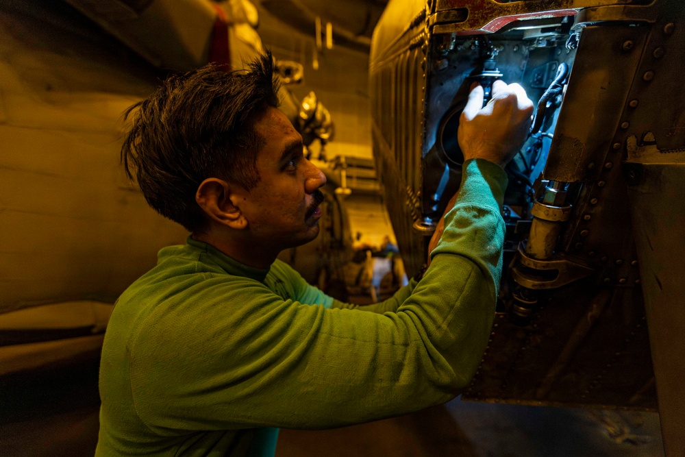 USS Abraham Lincoln (CVN72) supports Operation Epic Fury