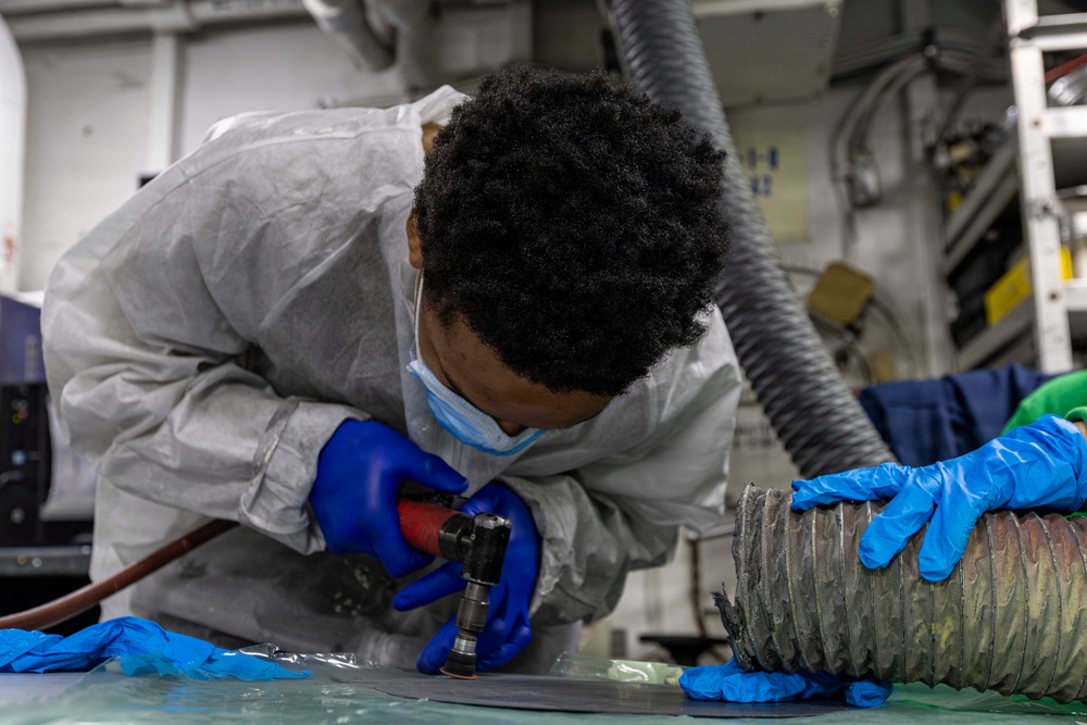 USS Abraham Lincoln (CVN72) supports Operation Epic Fury