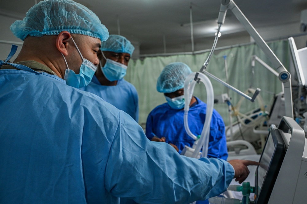 US, Tanzanian medical professionals conduct an ICU and ventilator knowledge exchange during Justified Accord 26