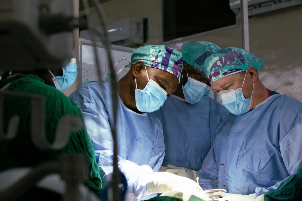 US, Tanzania medical professionals conduct orthopedic surgery during Justified Accord 26