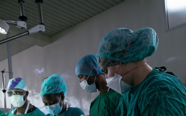 US, Tanzania medical professionals conduct orthopedic surgery during Justified Accord 26