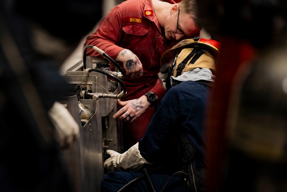 USS Iwo Jima Sailors Conduct Damage Control Training
