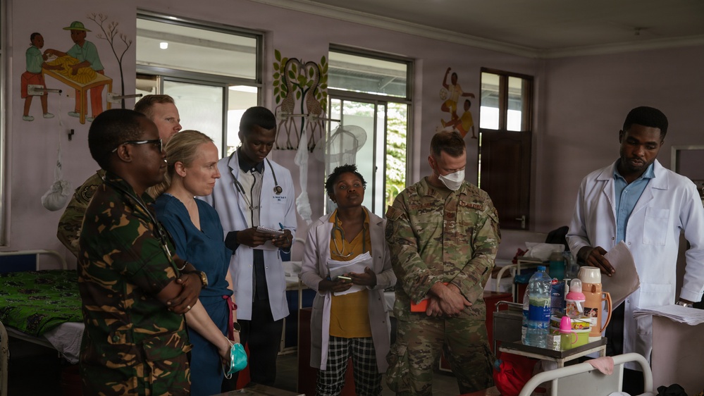 US, Tanzania military medical professionals visit pediatric patients during JA26