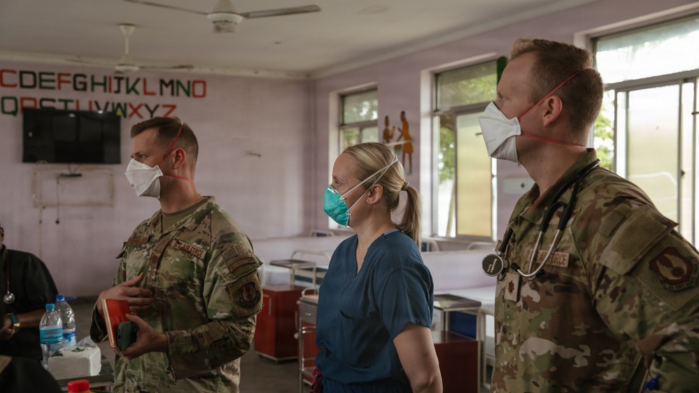 US, Tanzania military medical professionals visit pediatric patients during JA26