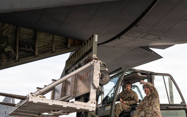 U.S., Japan strengthen joint airborne operations during Airborne 26