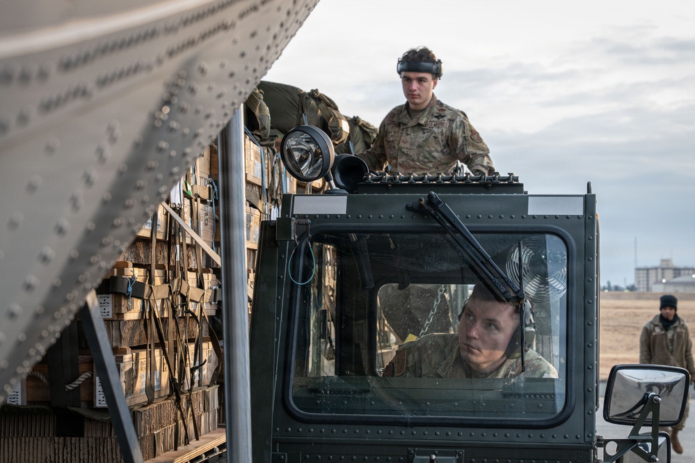 U.S., Japan strengthen joint airborne operations during Airborne 26