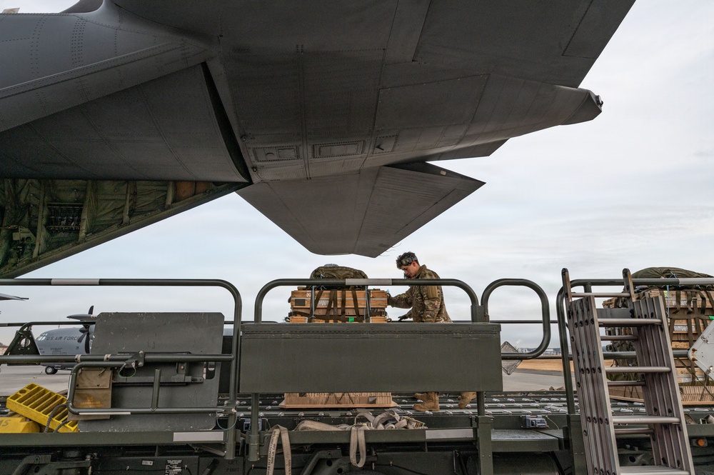 U.S., Japan strengthen joint airborne operations during Airborne 26