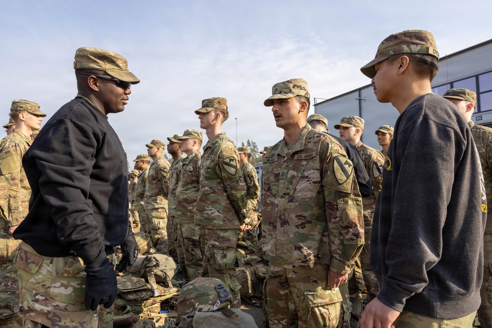 6-9 CAV Soldiers conduct an equipment layout