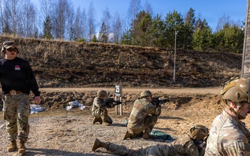 6-9 CAV Soldiers run through stress-shooting lanes