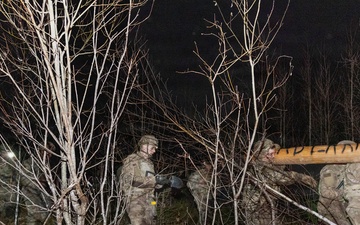 6-9 CAV Soldiers run through an IDF lane