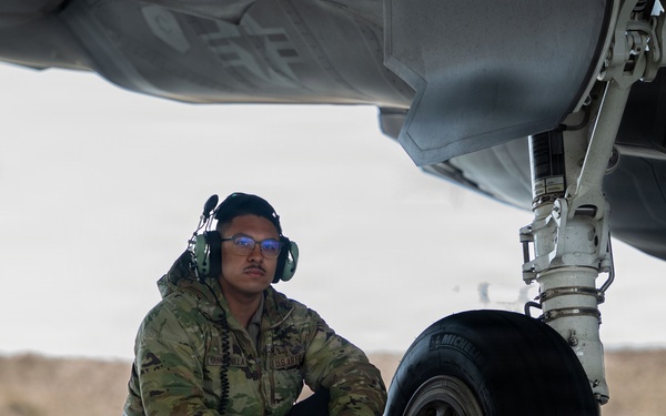 48 FW MX runs hot during Cold Response