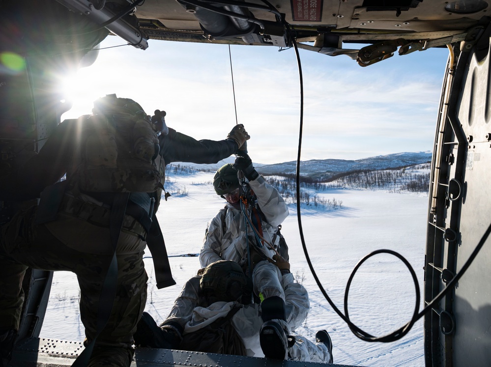 56th RQS executes hoist training with Swedish Rangers