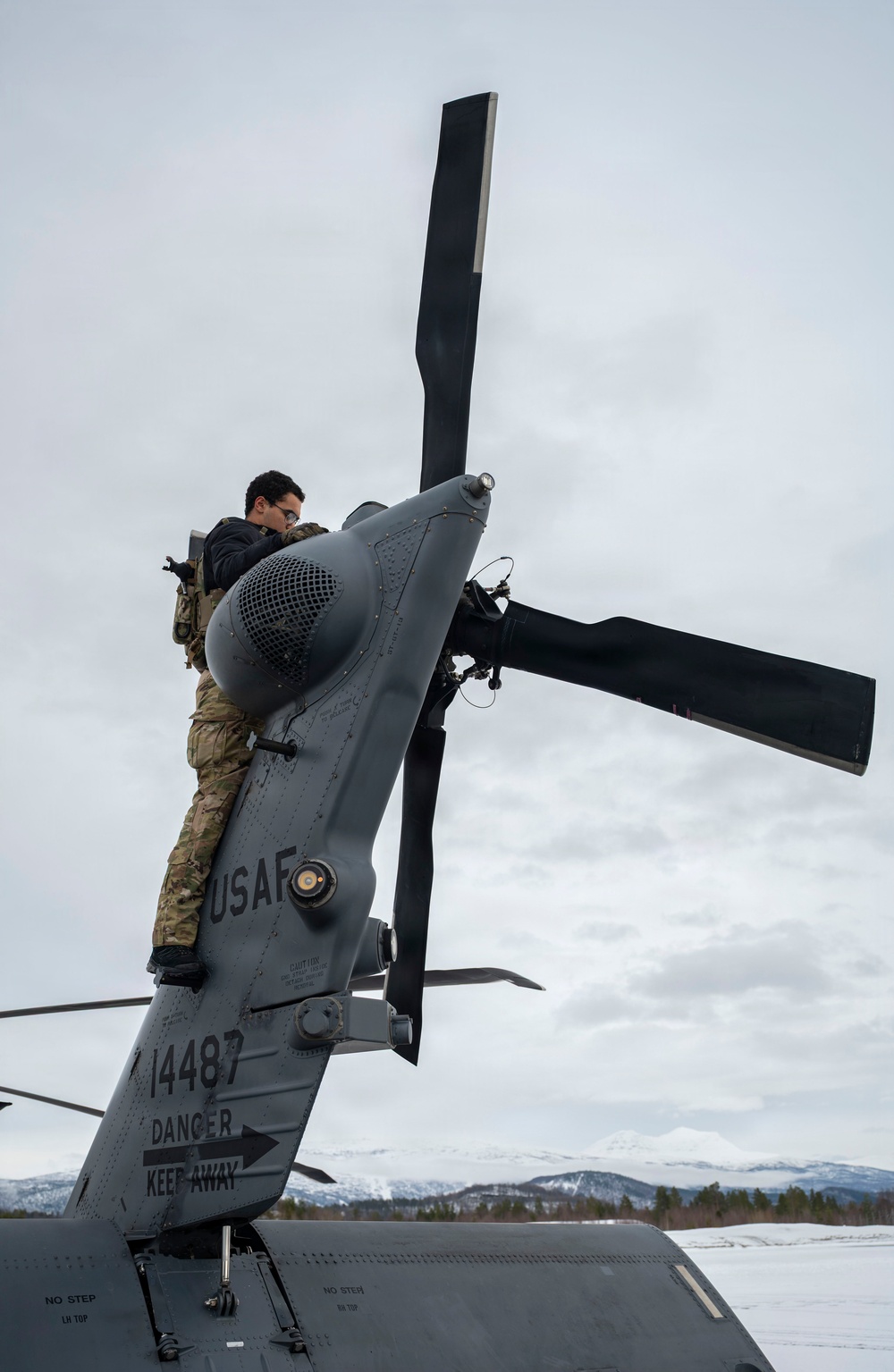56th RQS executes hoist training with Swedish Rangers