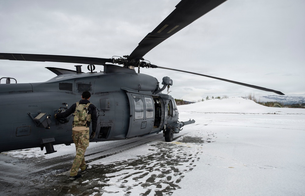 56th RQS executes hoist training with Swedish Rangers