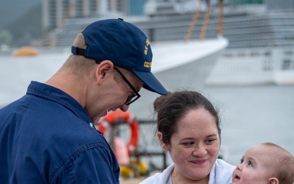 Coast Guard Cutter William Hart returns home following 48-day Operation Blue Pacific Patrol in Oceania