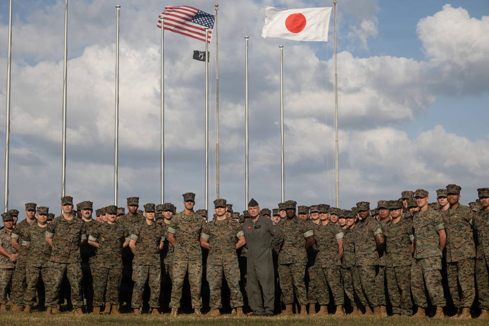 Maj. Gen. Annibale bids farewell to MWHS-1