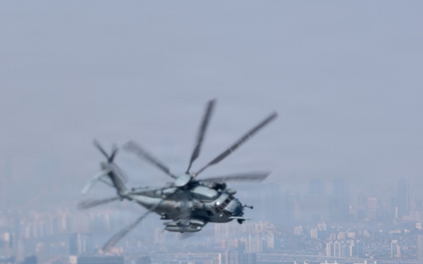 CH-53E Super Stallions take off from Suwon Air Base
