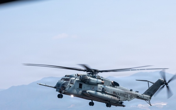 CH-53E Super Stallions take off from Suwon Air Base
