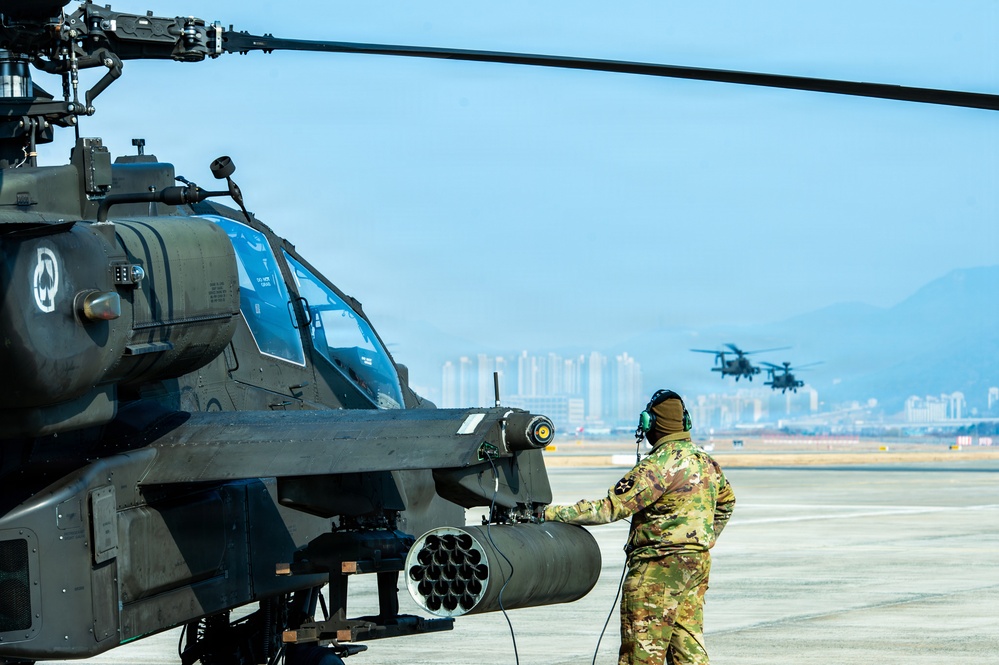 2nd Combat Aviation Brigade Conduct Refuel Operations During Talon Reach