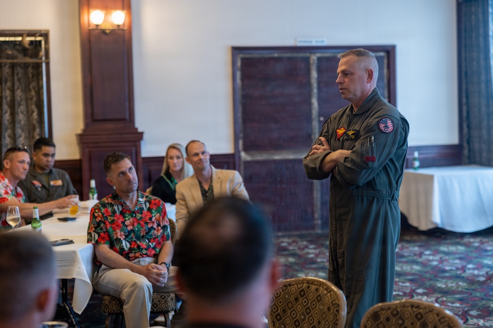 1st Marine Aircraft Wing recognizes Marine Corps Aviation Association award recipients