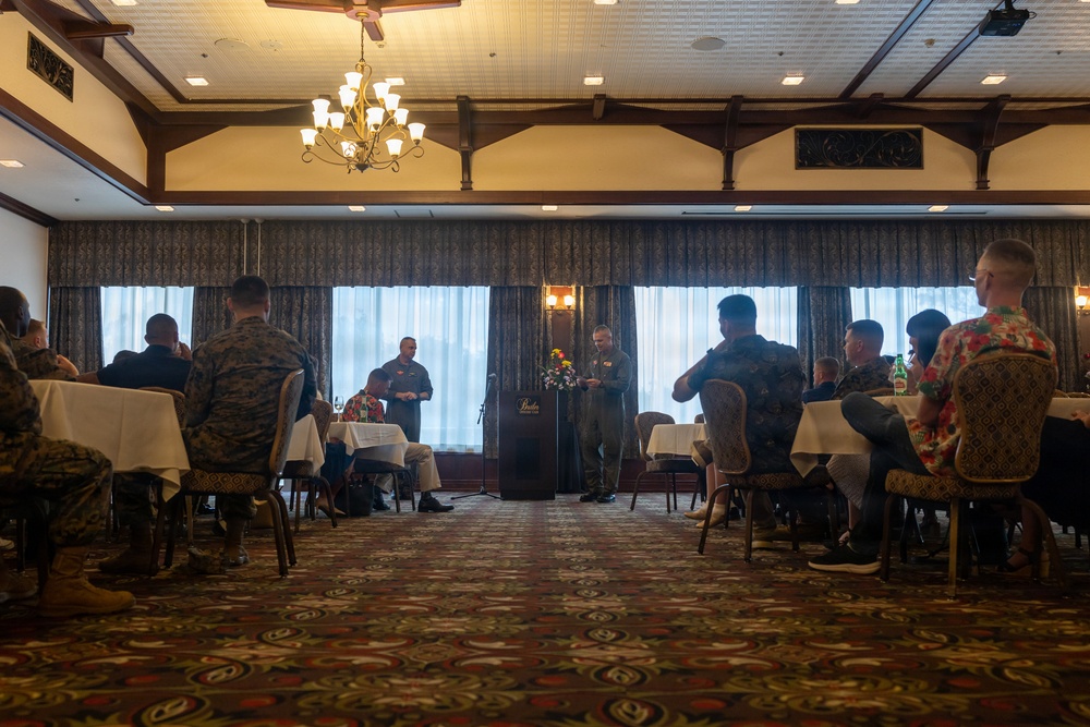 1st Marine Aircraft Wing recognizes Marine Corps Aviation Association award recipients