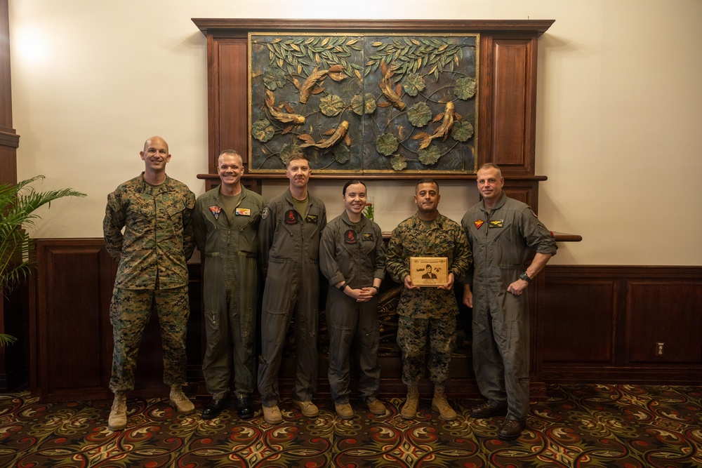 1st Marine Aircraft Wing recognizes Marine Corps Aviation Association award recipients