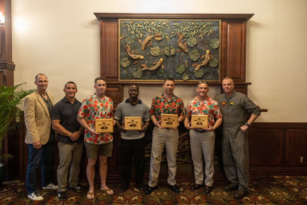 1st Marine Aircraft Wing recognizes Marine Corps Aviation Association award recipients
