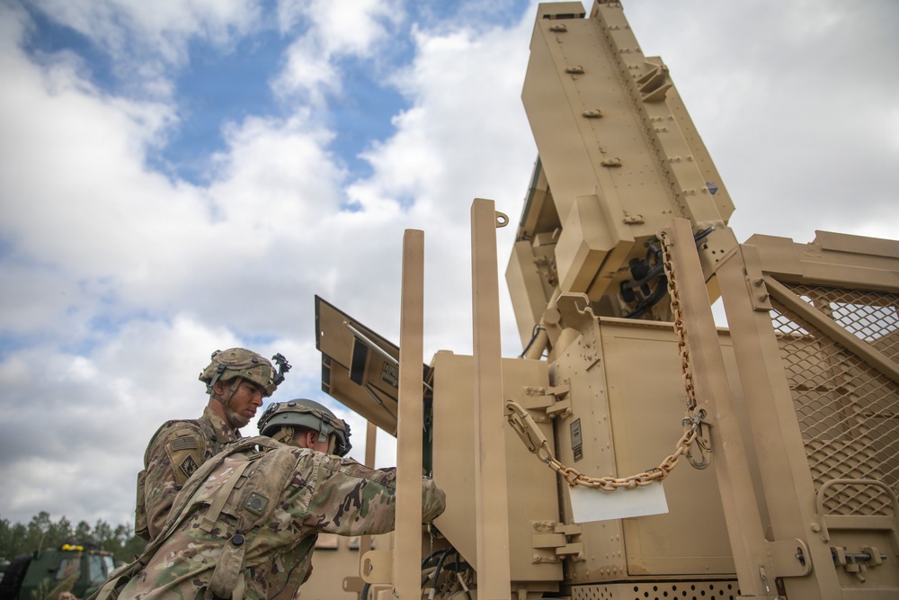 3-265 Air Defense Artillery Soldiers Prepare to Enter the Box at JRTC