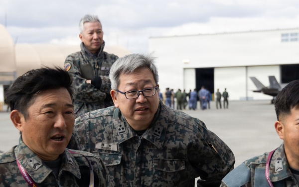 U.S. and Japan forces strengthen alliance