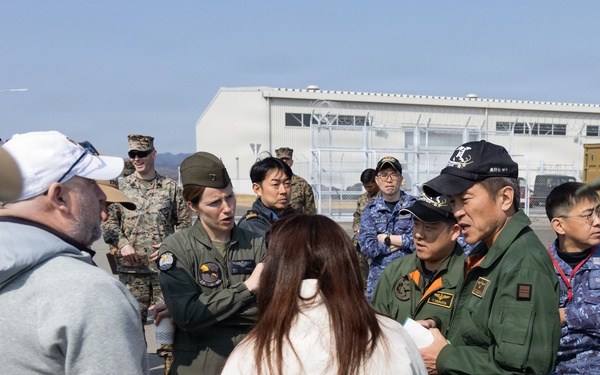 U.S. and Japan forces strengthen alliance