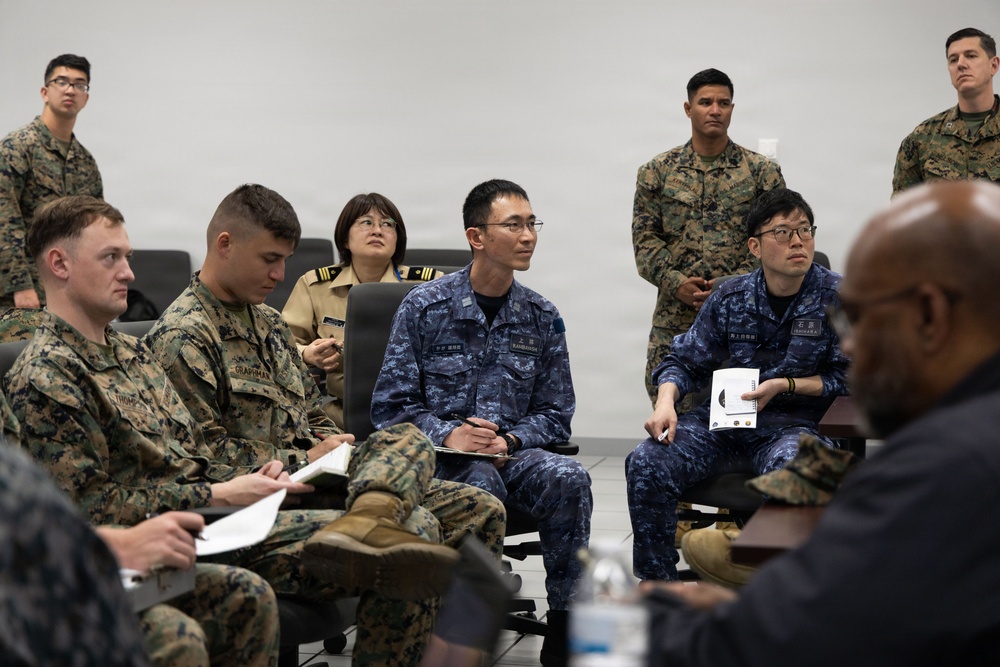 U.S. and Japan forces strengthen alliance