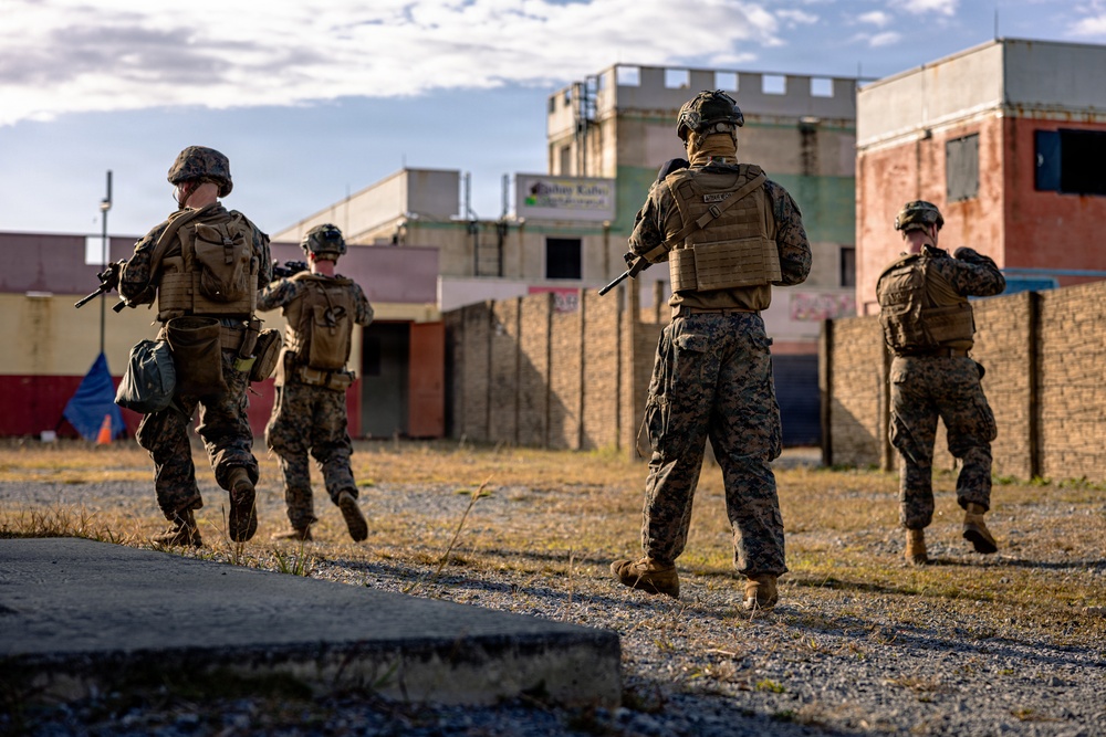 U.S. Marines with 4th LAR Conduct Urban Operations Training