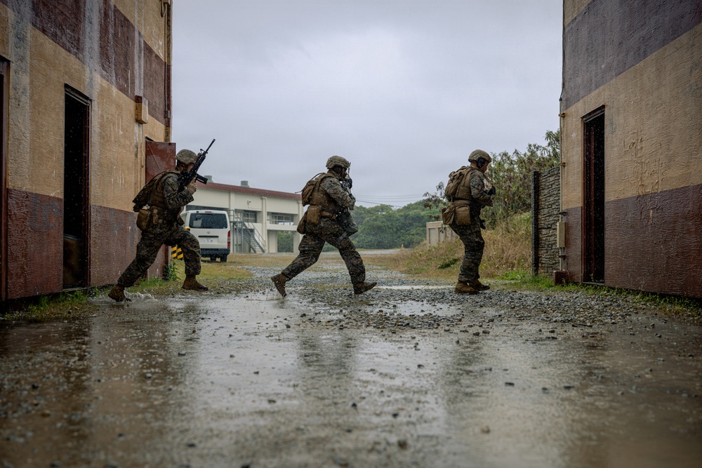 DVIDS - Images - U.S. Marines with 4th LAR Conduct Urban Operations ...