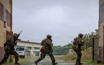 U.S. Marines with 4th LAR Conduct Urban Operations Training