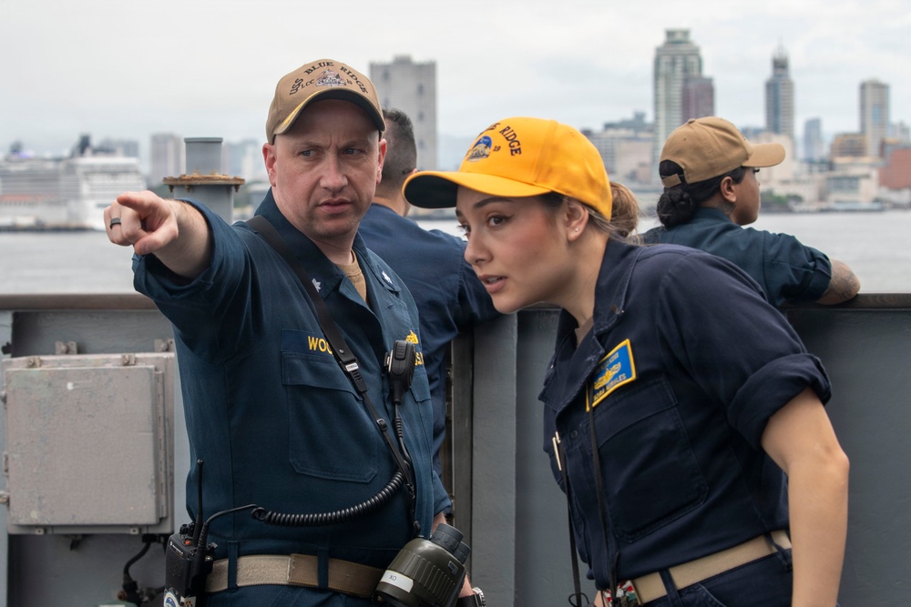 USS Blue Ridge Arrives in Manila, Philippines