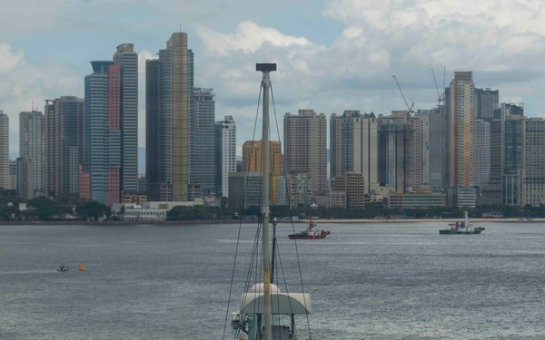 USS Blue Ridge Arrives in Manila, Philippines