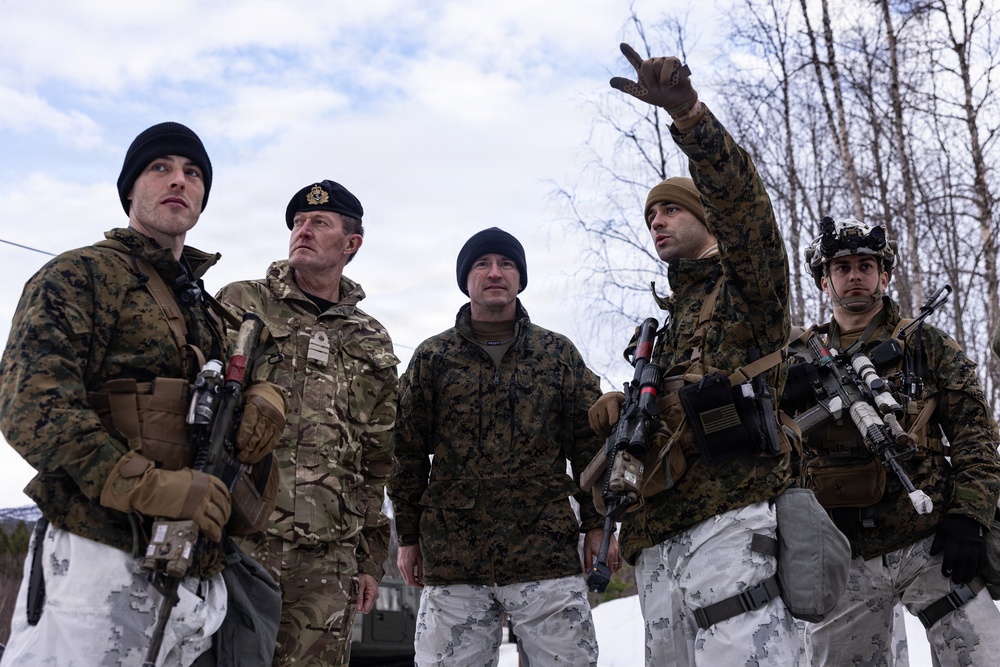 CORE26 | Royal Navy Vice Admiral Observes U.S. Marines During Arctic Exercise