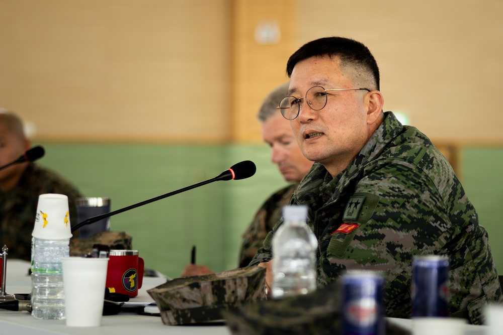 Marines with 1st Marine Division, 1st ROK Marine Division attend ROC drill during Freedom Shield 26