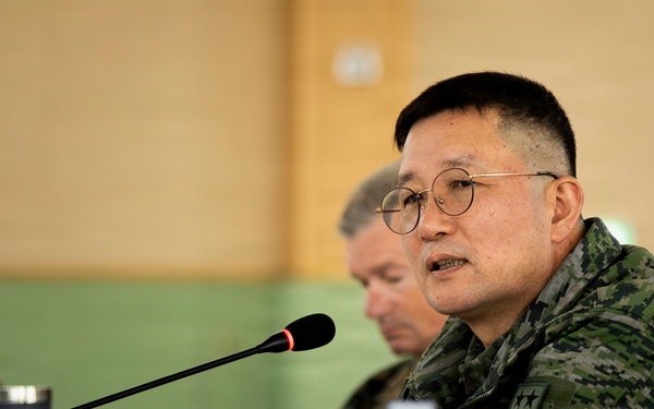 Marines with 1st Marine Division, 1st ROK Marine Division attend ROC drill during Freedom Shield 26