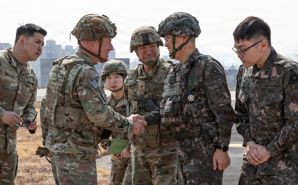 ROKA Chief of Staff visits Materiel Support Command - Korea