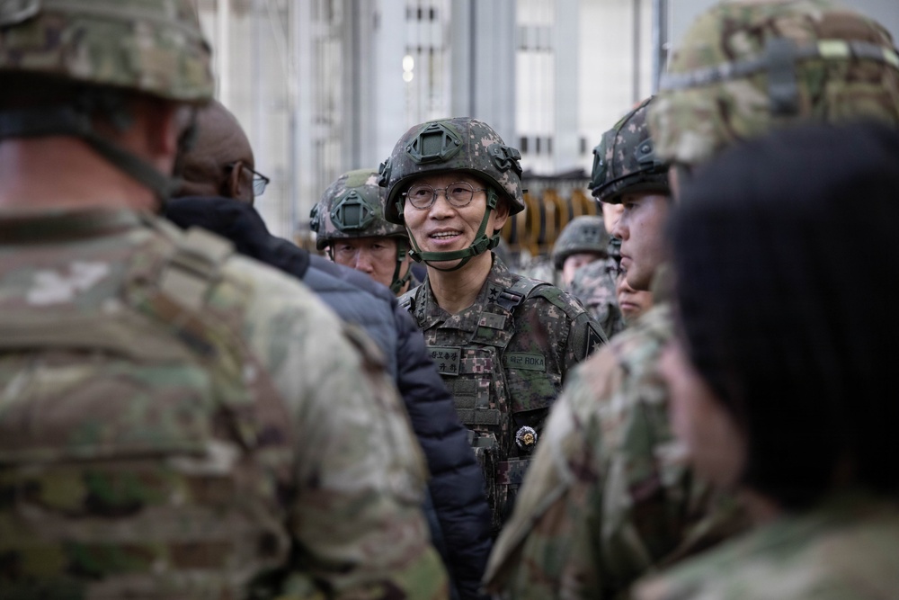 ROKA Chief of Staff visits Materiel Support Command - Korea