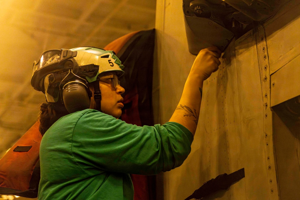 USS Abraham Lincoln (CVN72) supports Operation Epic Fury