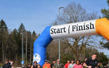 Stateside Soldiers join Hohenfels Shamrock run in droves
