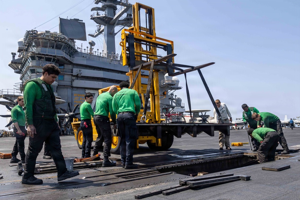 USS Abraham Lincoln (CVN72) supports Operation Epic Fury