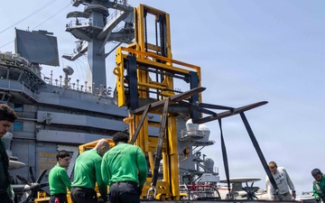 USS Abraham Lincoln (CVN72) supports Operation Epic Fury